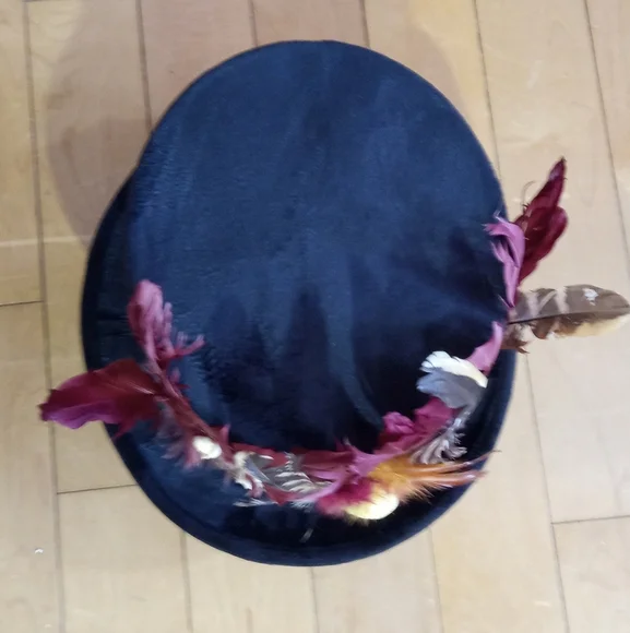 Witch doctor Voodoo top hat leopard print skull bones and feather details - Picture 6 of 11